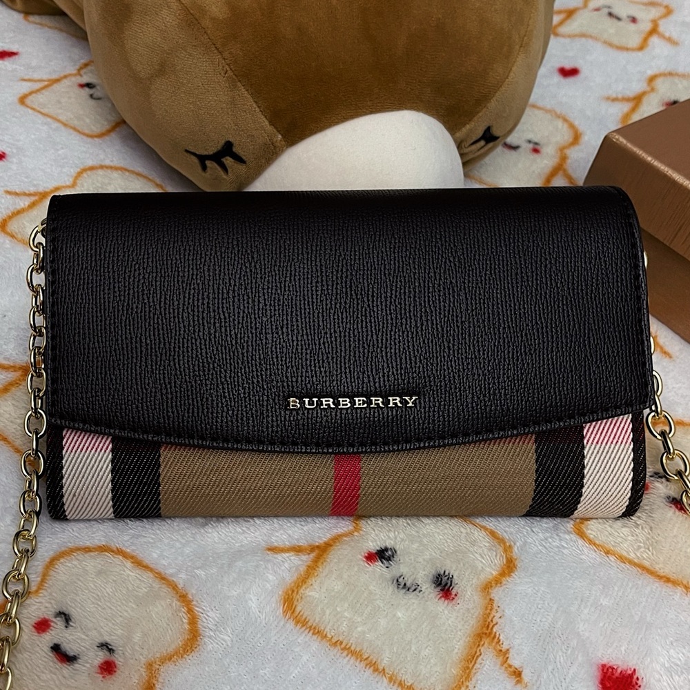 Burberry House Check & Black Leather Chain Wallet